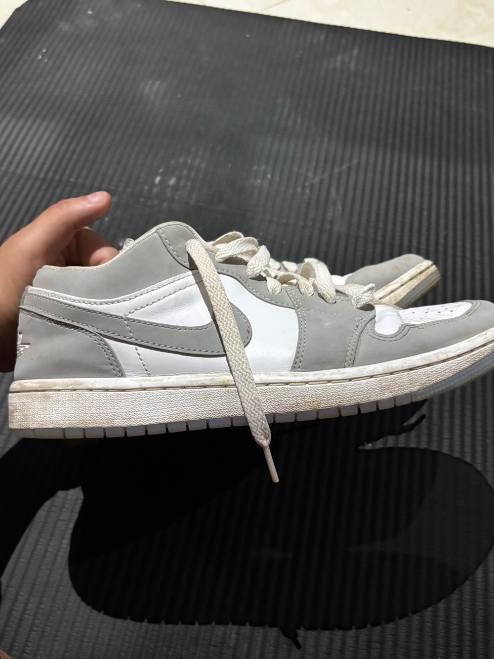 Nike Low-Top Sneakers in White and Light Gray